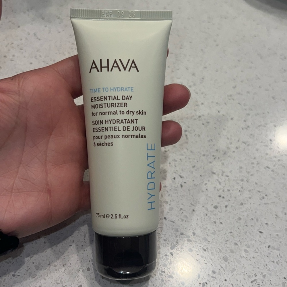 AHAVA Essential Day Moisturizer - 75ml
